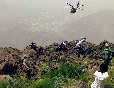 Yılan sokan müdüre 1 Sikorsky, 3 Kobra