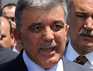 Gül, Semra Özalı kabul etti