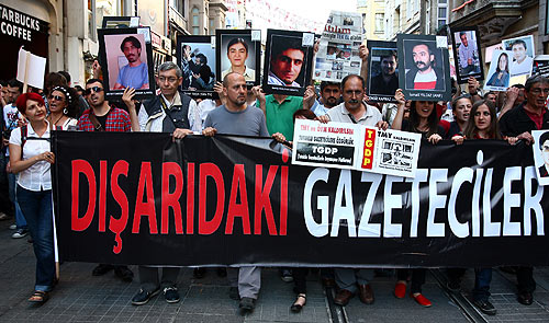 Gazetecilere Özgürlük için yürüdüler