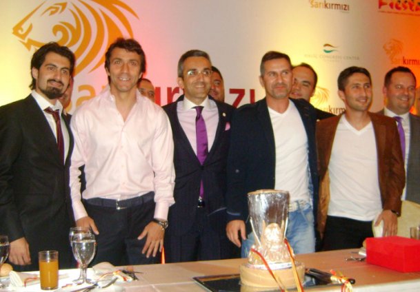 UEFA Kupasını kutladılar
