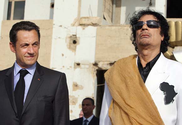 Sarkozynin kampanyasını Kaddafi finanse etti