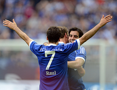 Schalke ŞL biletini kaptı