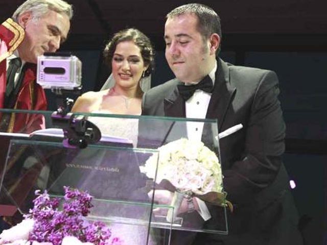 Ata Demirer muradına erdi