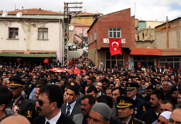 Şehit toprağa verildi