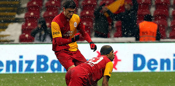 Galatasarayda Melo ve Riera kavga etti