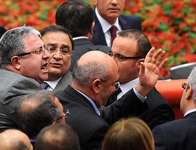 4+4+4 tartışmalı başladı