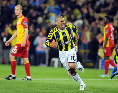 Alexten Galatasaraya övgü