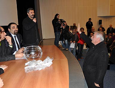 12 buçuk saat konuştu