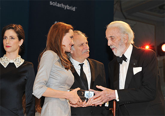 Angelina Jolieye onur ödülü