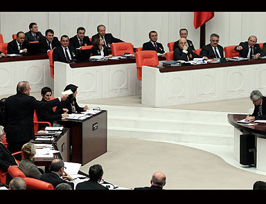 TBMMde kuyruk gerilim yaratttı