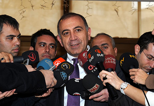 Gürsel Tekinin de kuşkuları var