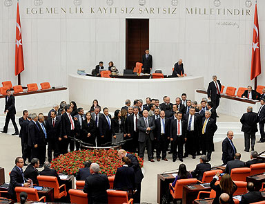 Muhalefeti ayaklandıracak teklif