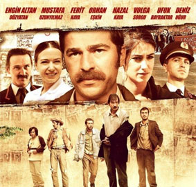Tarihi Emek Sineması önünde film galası