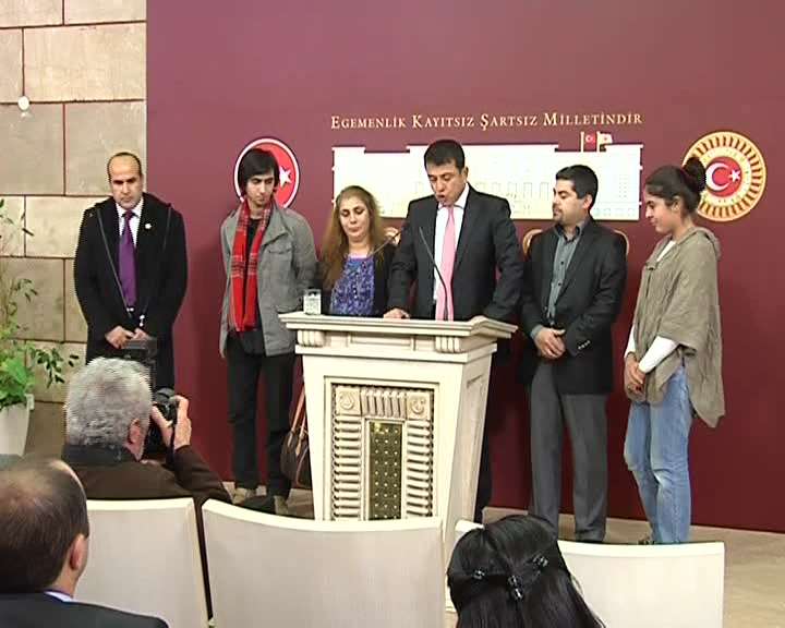 Ailesi Meclisteydi