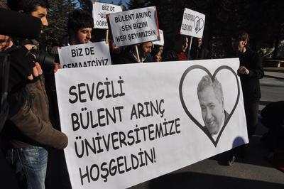 Bülent Arınça sevgi gösterisi