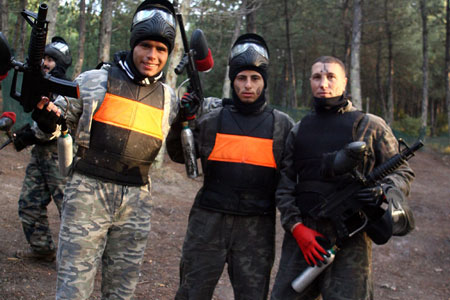 Beşiktaşlı futbolcular paintball oynadı