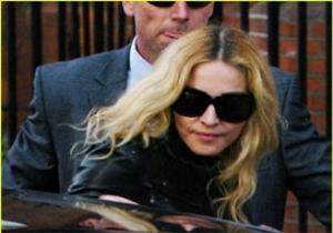 Şarkısı internete düşen Madonna yıkıldı