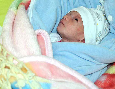 Azra bebek iyi ki erken doğdu