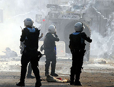 Bitliste patlama: 5 polis şehit