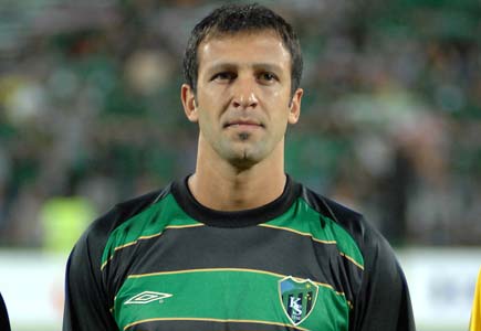 Taner Gülleri futbolu bıraktı