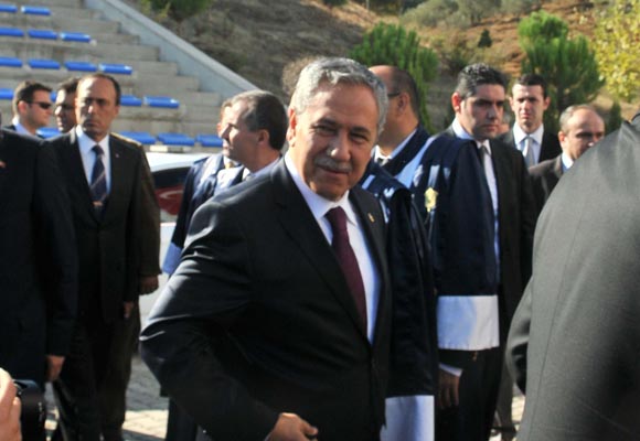 Arınç: Sınır ötesi tezkere yarın olmazsa gelecek Salı