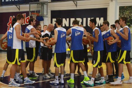 Fenerbahçe Ülker, KK Zagrebi de yendi