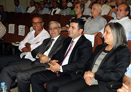 BDPli vekiller Meclise geliyor gibi