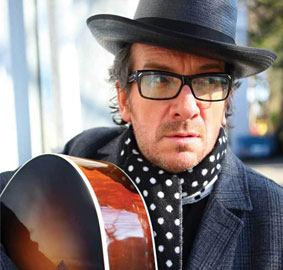 Costello sevenleriyle buluşacak
