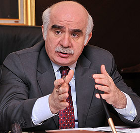Başbakan yardımcısıydı, rektör oldu