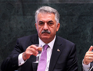 O komutan telefonlara çıkmadı...