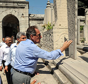 Bakan Günaydan doçente: Çaktın hoca