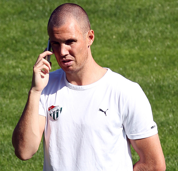 Kenny Miller Bursaspordan ayrılıyor