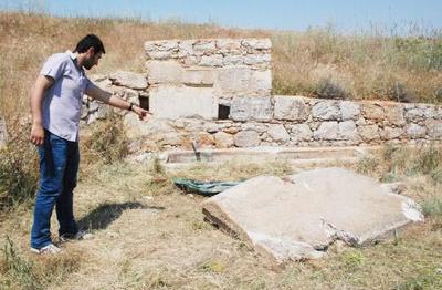 Facia... Çocukların üzerine beton blok düştü