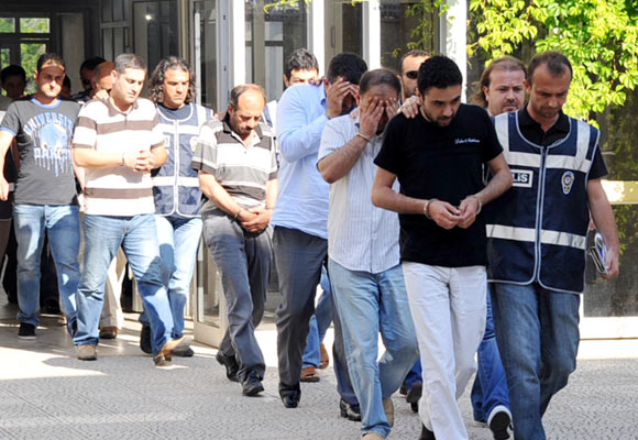 Ünlülere interaktif çete şoku