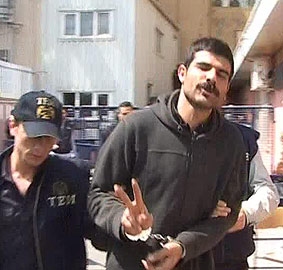Grup Yorum üyesi Ali Papur serbest