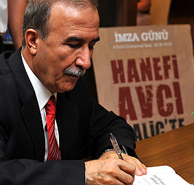 Hanefi Avcıdan Baransuya suç duyurusu