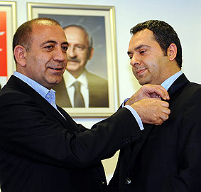 Grup Yorumun eski solisti CHPden ayrıldı