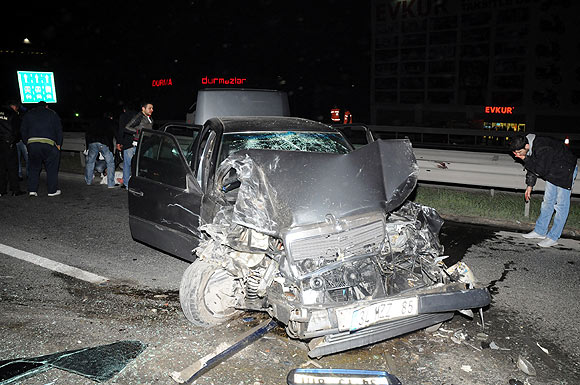 Trafik canavarı dehşet saçtı: 1i ağır, 6 yaralı
