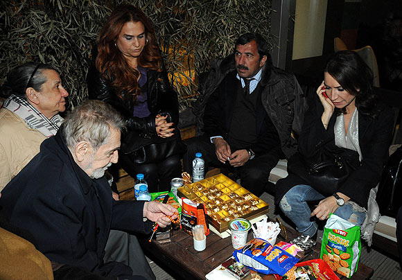 Tatlısese ziyaretçi akını gece de sürdü