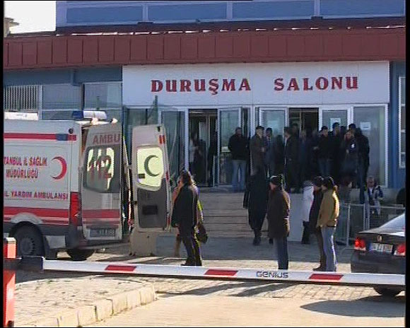 Çay istetip, boş odaya DVDyi koymuşlar