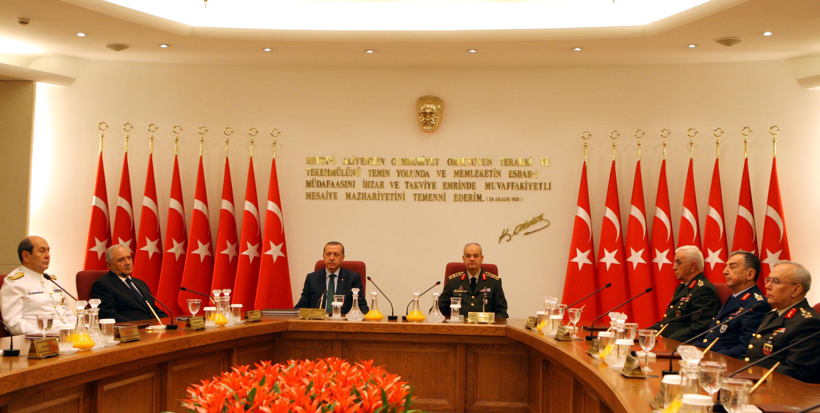 Gönül: Terör devam ettikçe bedelli yok