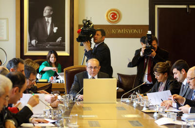 Şimdi de diktatör tartışması
