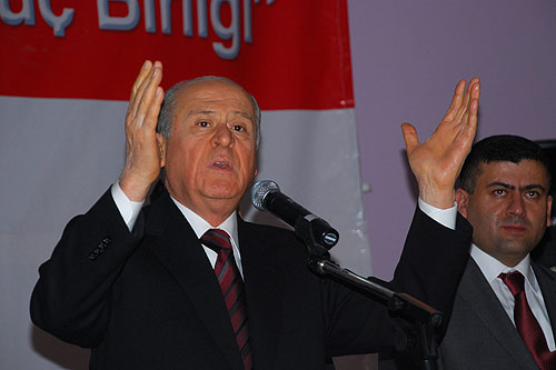 Bahçeli, Başbakan Erdoğana çok sert çıktı