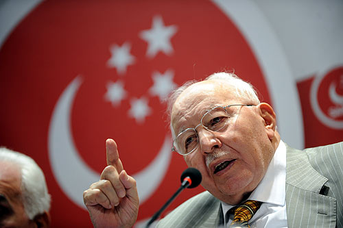 Erbakan eski talebelerine verdi veriştirdi