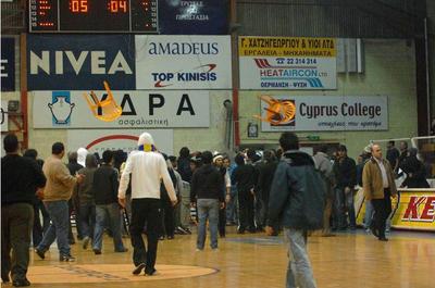Karşıyakaya saldıran Rum takımına ceza