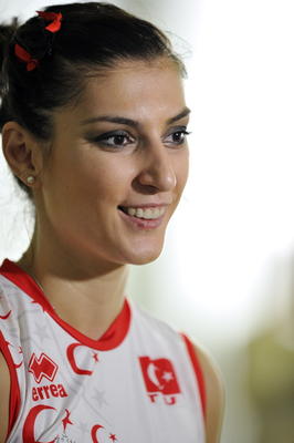Neslihan Darnel en skorer oyuncu seçildi
