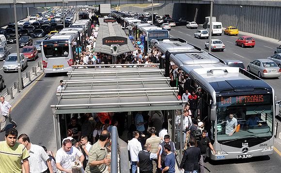Metrobüste ücretli geçişe son
