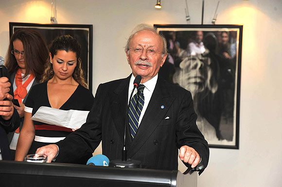 Oktay Ekşi Hürriyetten istifa etti