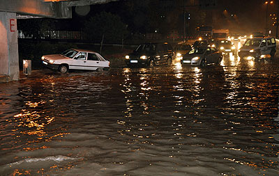 Yağmur bütün gece durmadı