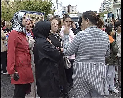 Mahalleli yol kapatıp Dilarayı andı